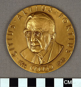 Thumbnail of Medal:  William May Garland Award (1901.14.0008)