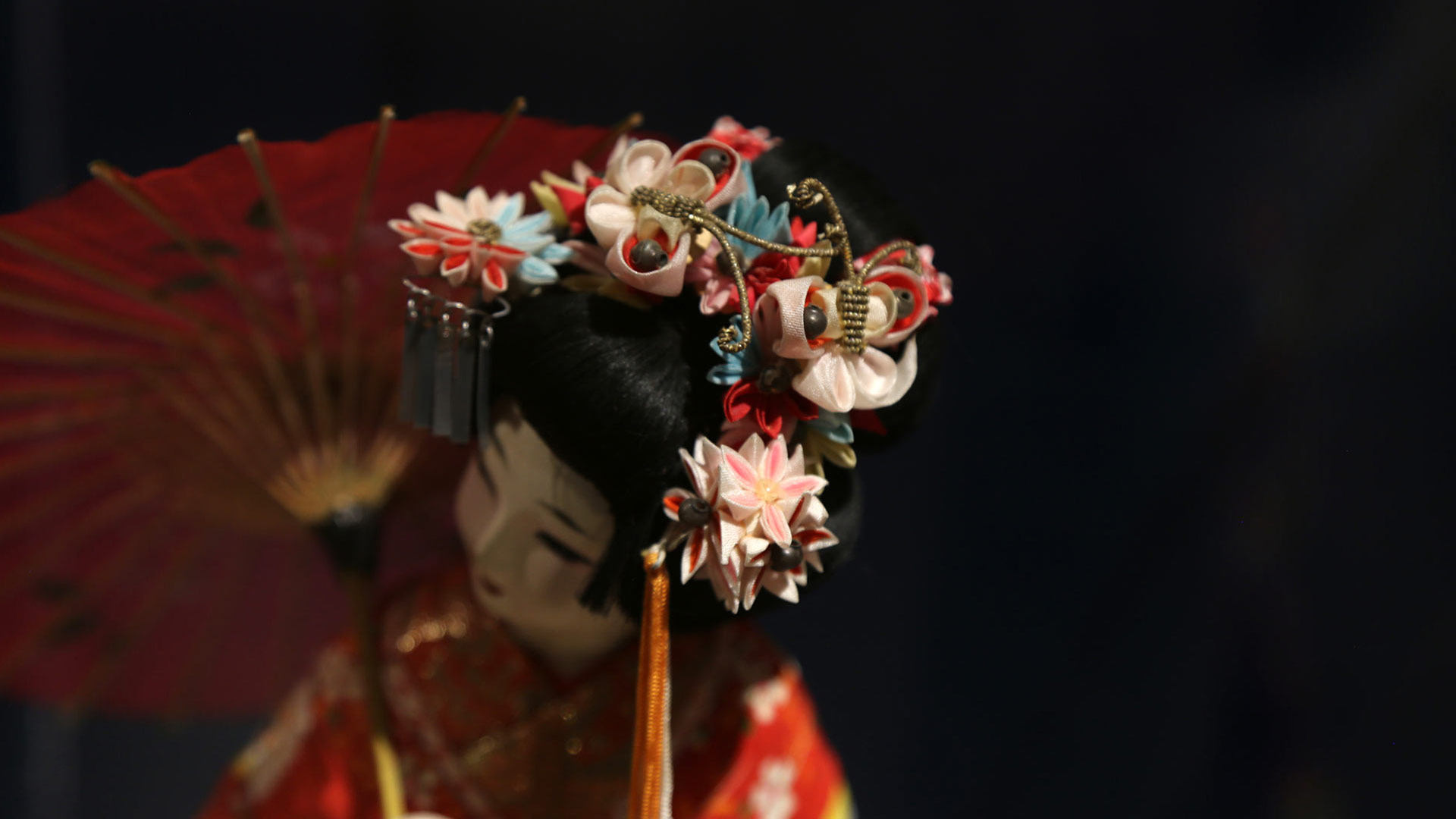 closeup of the delicate headdress