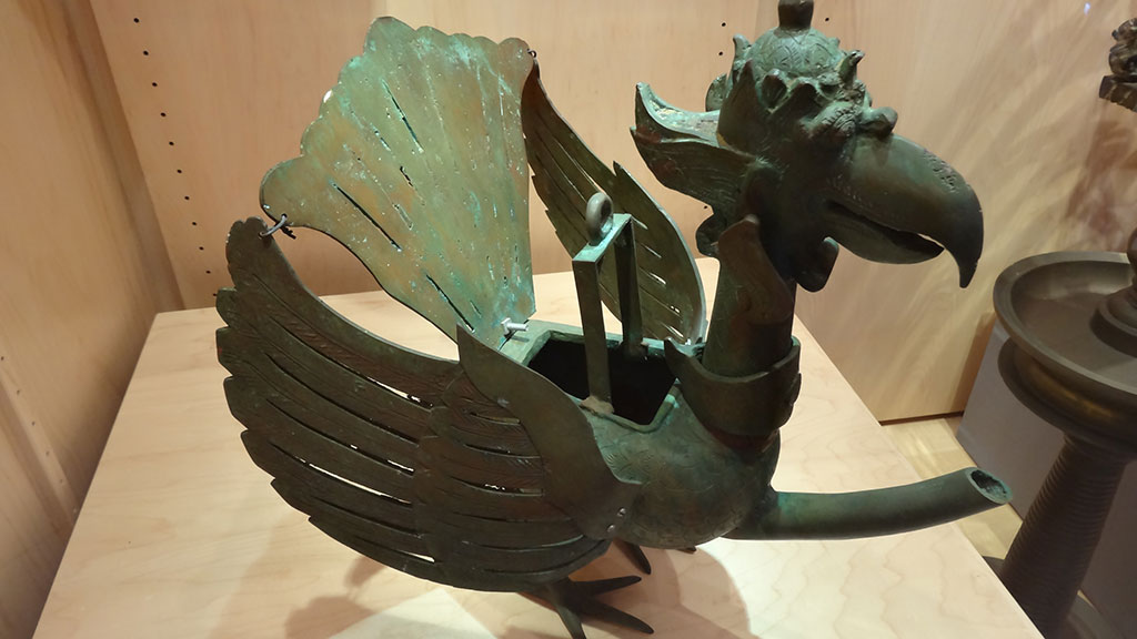 kettle designed as the shape of a bird