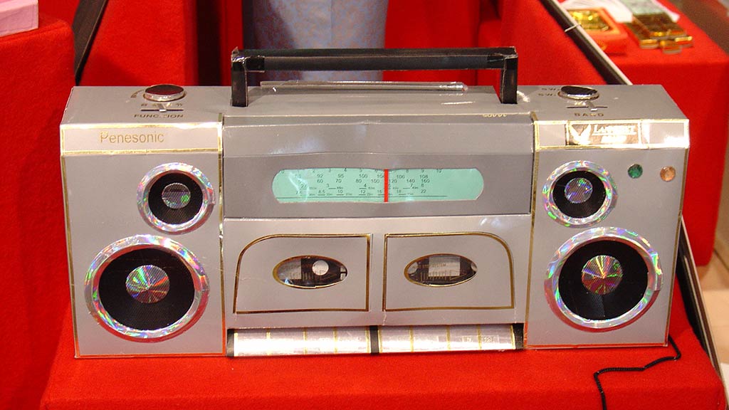 radio made of paper