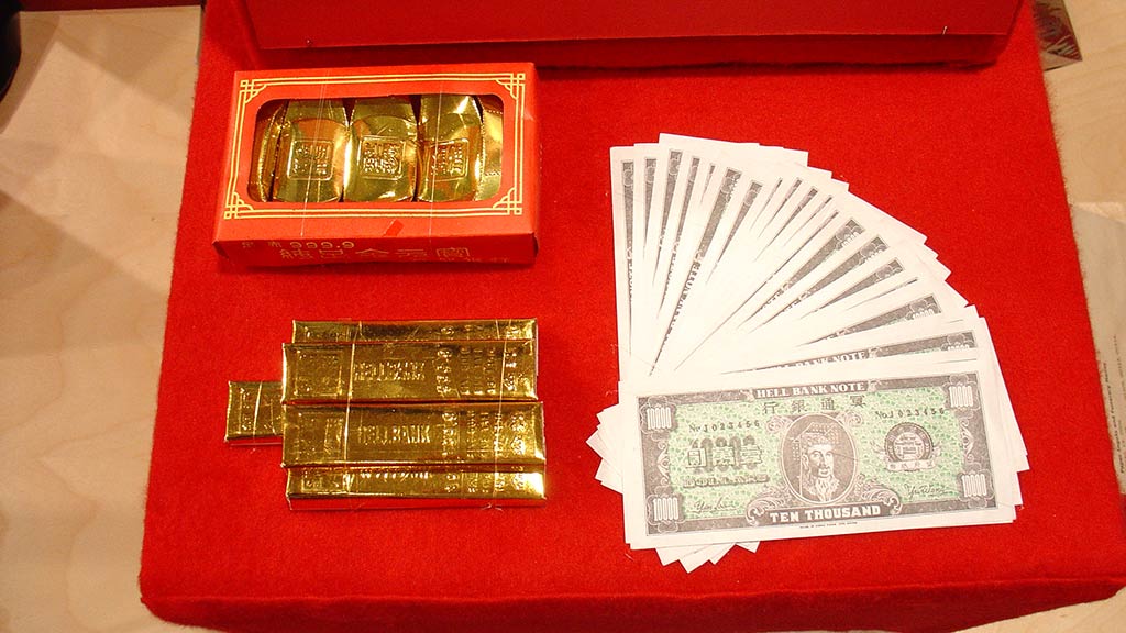hell bank currency, gold bars