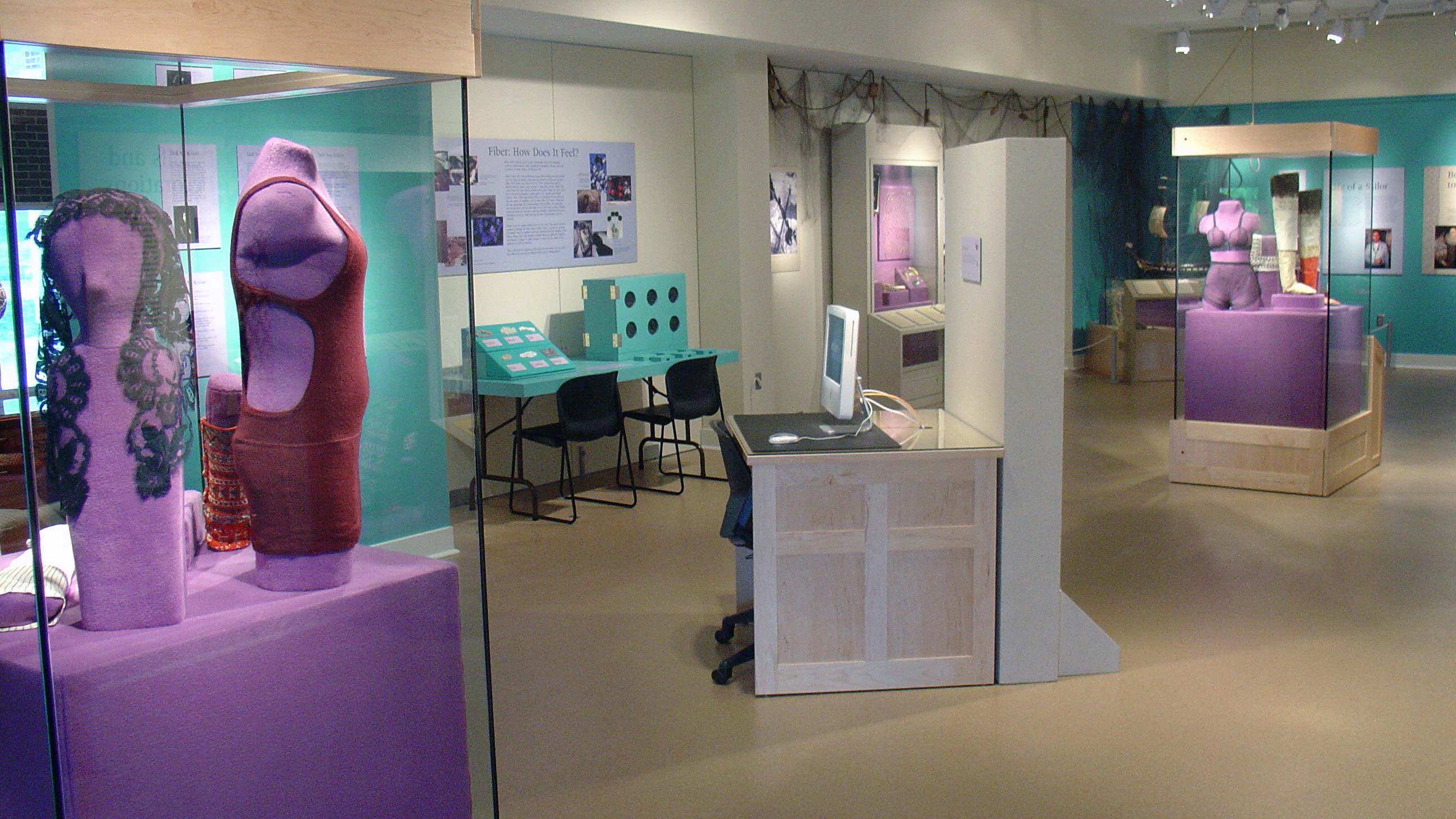 gallery overview from front right corner of gallery